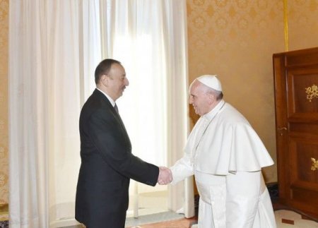İlham Əliyev Roma Papası ilə görüşdü