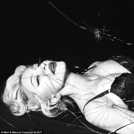 56 yaşlı Madonnadan seksual görüntülər