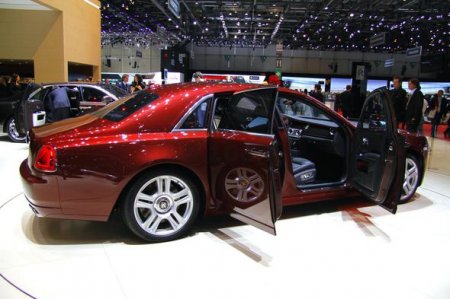Bakıda 430 min dollarlıq “Rolls-Royce” satılıb
