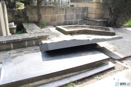 Bakıda "danışan" məzarlar