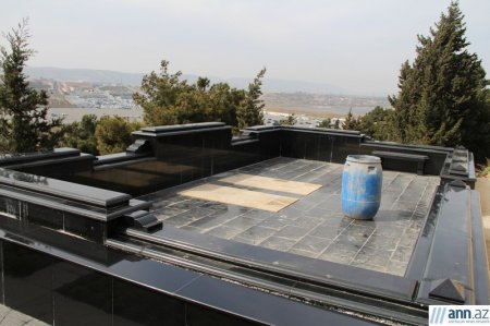 Bakıda "danışan" məzarlar