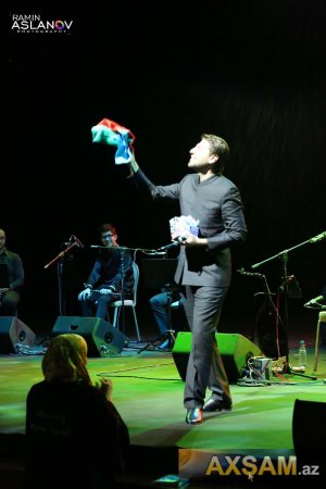 Sami Yusifin Bakı konsertindən görüntülər