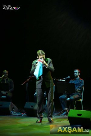 Sami Yusifin Bakı konsertindən görüntülər