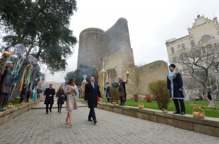 Prezident yumurta döyüşdürdü