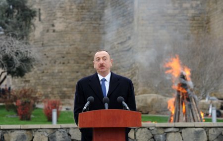 Prezident yumurta döyüşdürdü