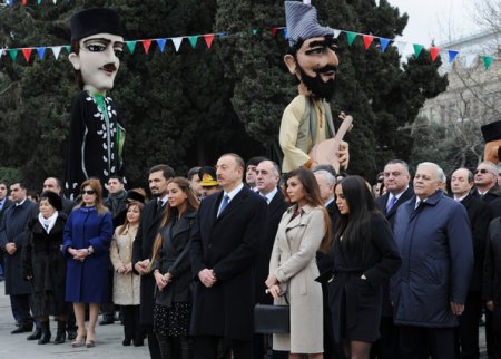 Prezident yumurta döyüşdürdü