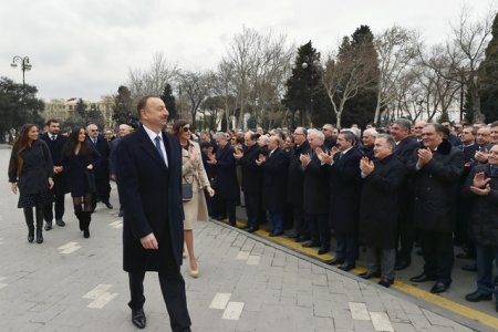 Prezident yumurta döyüşdürdü
