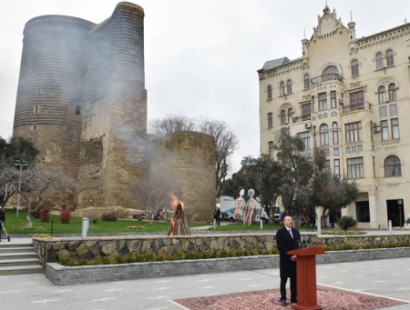 Prezident yumurta döyüşdürdü