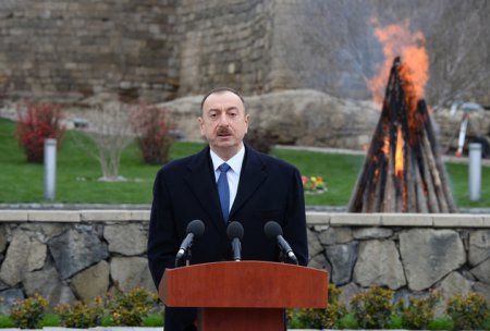 Prezident yumurta döyüşdürdü