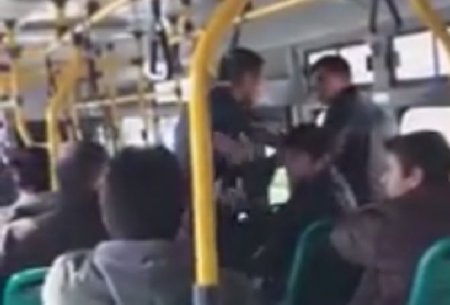 Bakıda ictimai nəqliyyatda vətəndaş tərbiyəsizliyi