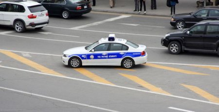 Bakıda polis kapitanını AA seriyalı maşın vurdu