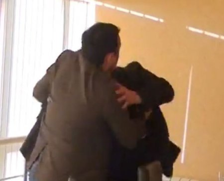 Azərbaycanlı müğənni verilişin əməkdaşını döydü