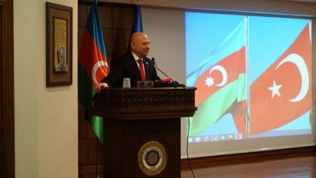 Əli Həsənov Türkiyədə Hüseyn Cavid haqqında keçirilən konfransda iştirak etdi