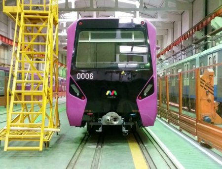 Bakı metrosunun yeni qatarları gəldi