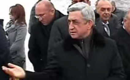 Ermənistanın boğazı kəsildi