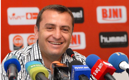 Türkdilli ölkənin vilayət rəhbəri erməni məşqçini qovdu