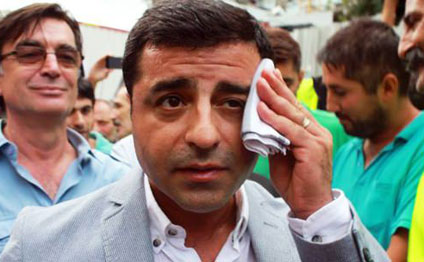 Siyasi lider Kəbəni görün nə ilə müqayisə etdi