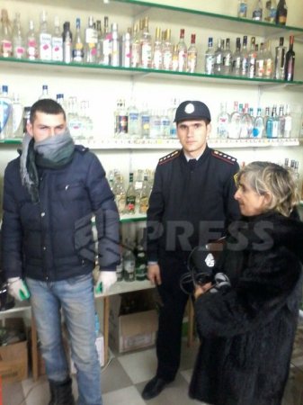 Kreditini verə bilməyən gənc maskalandı və ...