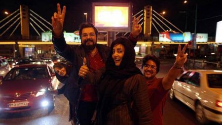 İranlı qadınlar tarixi anlaşmaya belə sevindi- Dünyanın danışdığı hadisə