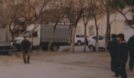 Ölümlə nəticələnən kütləvi davada təqsirli bilinən şəxslərin məhkəməsi başlayıb