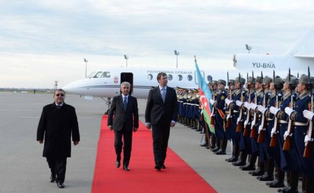 Serbiyanın baş naziri Bakıda