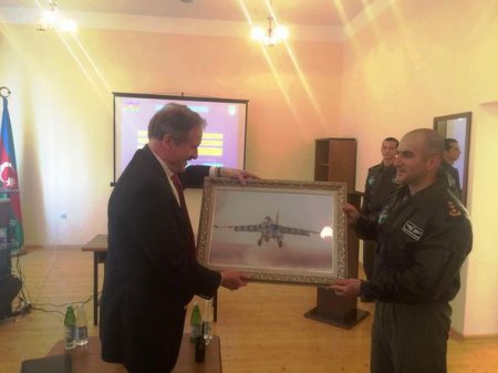 ABŞ səfiri Azərbaycanın aviabazasında