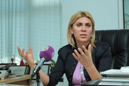 Xoşqədəm Hidayətqızı ATV əməkdaşlarını mətbuat konfransından qovdu