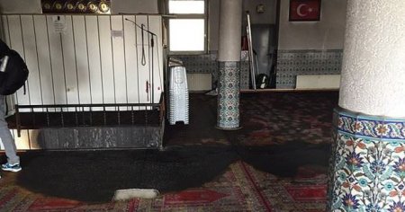 Almaniyada məscid yandırıldı