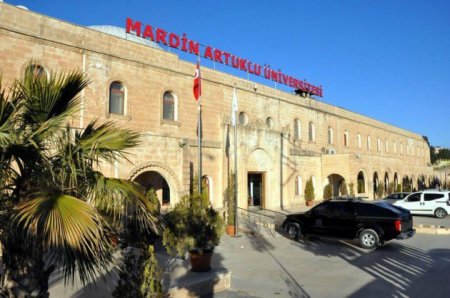 Türkiyədə universitetə silahlı hücum: ölü və yaralılar var