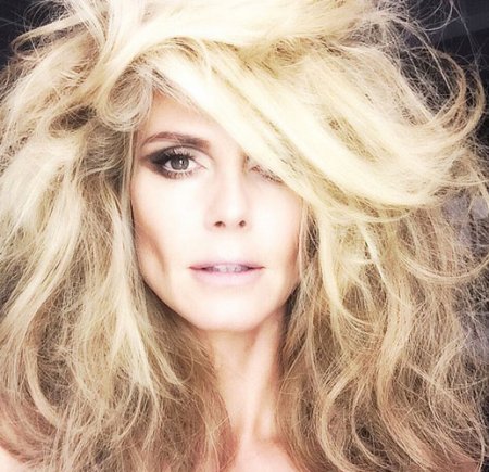 Məşhur modelin makiyajsız fotosu yayıldı