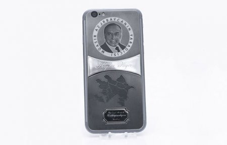 Heydər Əliyevin şərəfinə qızıl iPhone 6