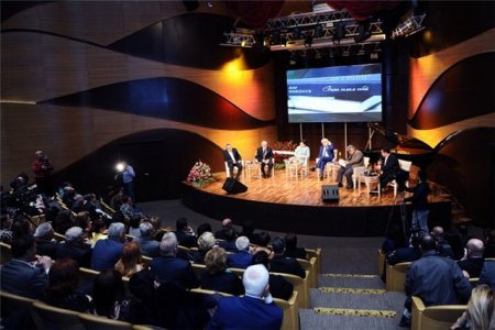 Əfsanəvi kapitanının kitablarının təqdimat mərasimi oldu