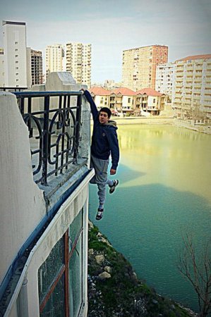 Bakıda çılğın gənclərin şok görüntüləri (+18)