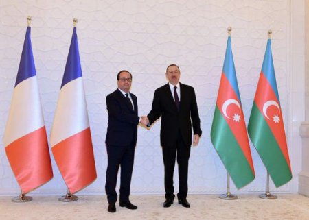 Azərbaycan və Fransa prezidentləri arasında görüş keçirildi