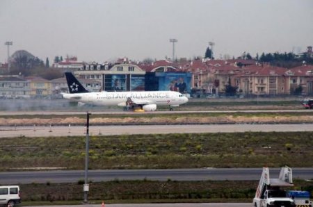 Atatürk hava limanında sərnişinlə dolu təyyarə alovlandı