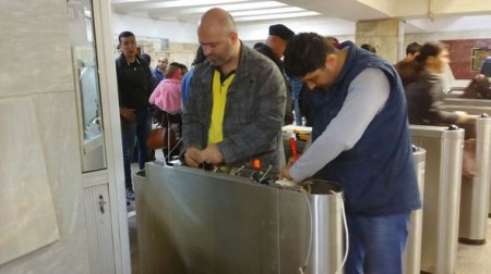 Bakı metropolitenində yeni aparatlar quraşdırılır