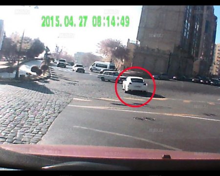 Bakıda “Porsche” DYP-nin gözü qarşısında “protiv sürdü”