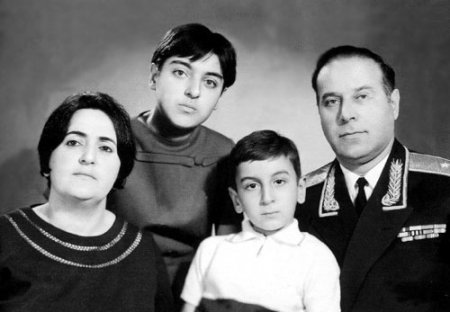 Görkəmli oftalmoloq alim, akademik Zərifə xanım Əliyevanın doğum günüdür
