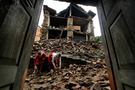 Nepalda ölü sayı 4000 oldu