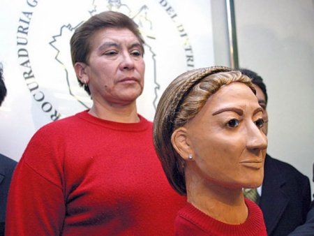600 qızın qanında vanna qəbul edən qadın