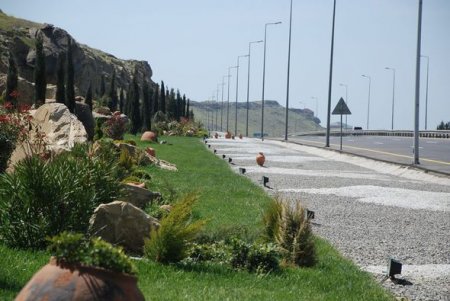 Bakıda yolların yenilənməsi davam edir