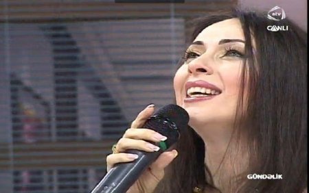Manana avtomobil qəzasına düşdü