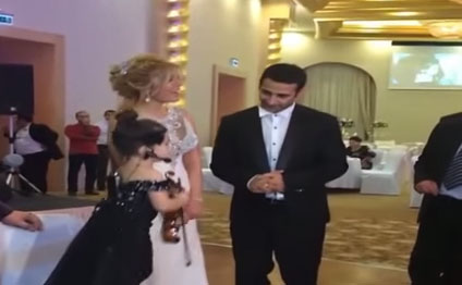 Xoşqədəm və Doğuşun toyundan maraqlı kadrlar üzə çıxdı