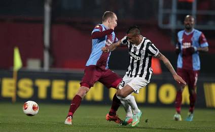 “Beşiktaş” – “Trabzonspor” qarşılaşmasında gərginlik