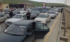 Sumqayıt yolunda tıxac var