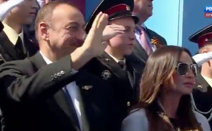 Prezident hərbi paradda