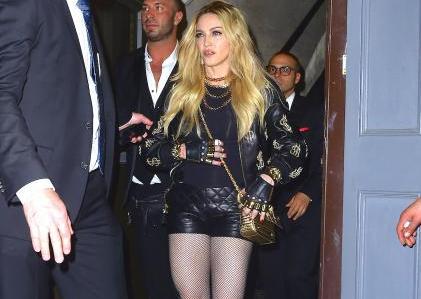 Madonna 18 yaşlı qız imicində