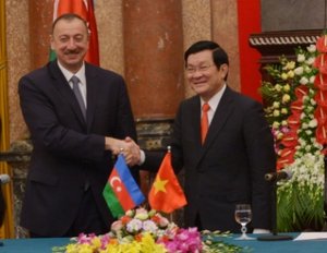 İlham Əliyev və Vyetnam prezidenti birgə bəyanatla çıxış etdilər