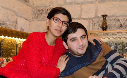 Yanmış binada qalan jurnalistdən xəbər var (YENİLƏNİB)