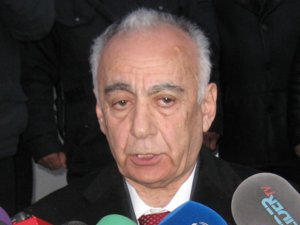 Yanan binanın sakinləri villalara yerləşdirilir